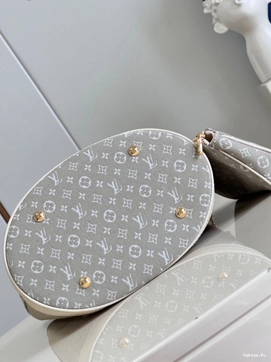 VUITTON LOUIS NANO BUCKET 0701